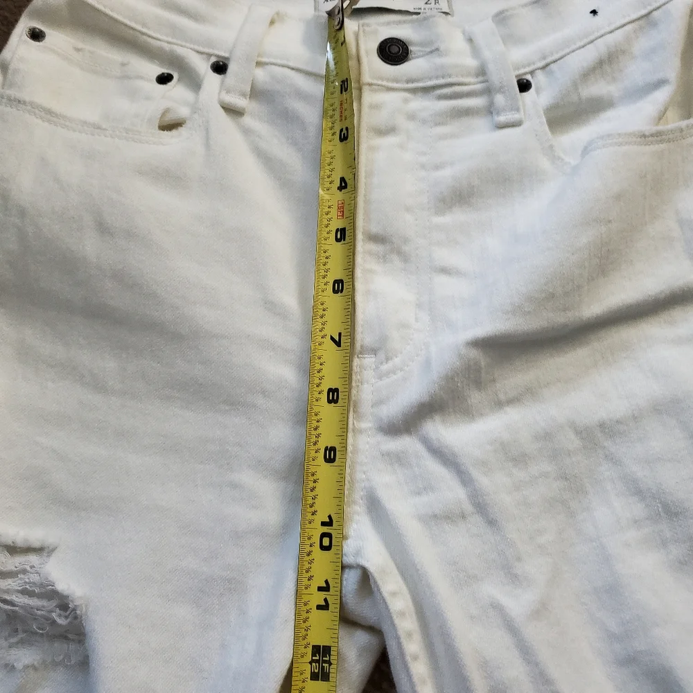 ABERCROMBIE & FITCH Ripped Raw Hem High Rise Mom Jeans 2R
